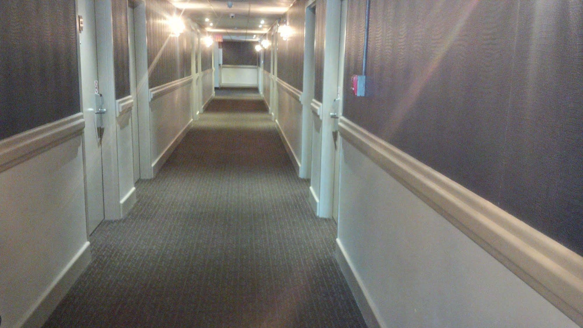 Travelodge By Wyndham Hubbard Oh Kültér fotó